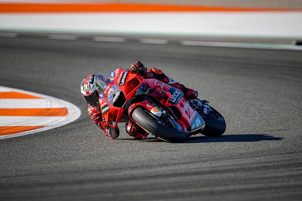 Ducati: la stagione 2021 in un libro